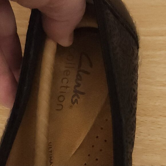 Clarks Elaina Black Slip On Shoes 8 1/2 - Picture 5 of 8